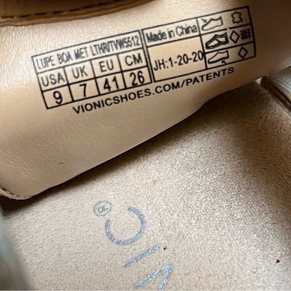 Vionic Lupe Boa Met Adjustable T strap sandal Leather cream snakeskin print 9 - Picture 8 of 10